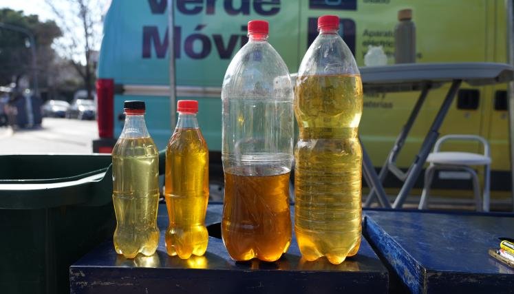 En el Día del Agua, la Ciudad recibe aceite cocina usado