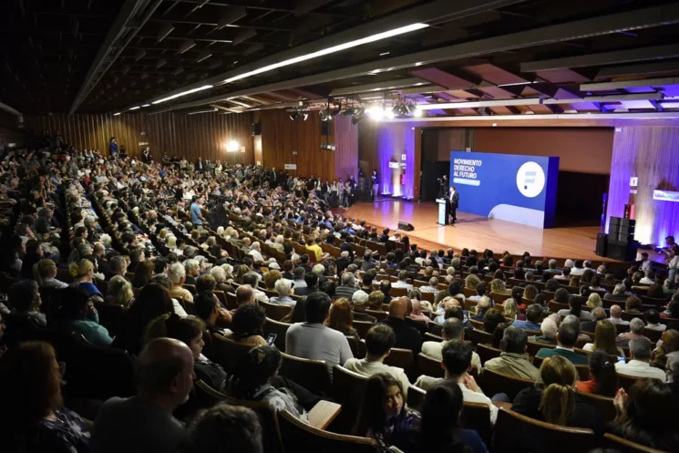 Kicillof expresó optimismo en la UBA y llamó a no repetir “errores” del gobierno de Alberto Fernández