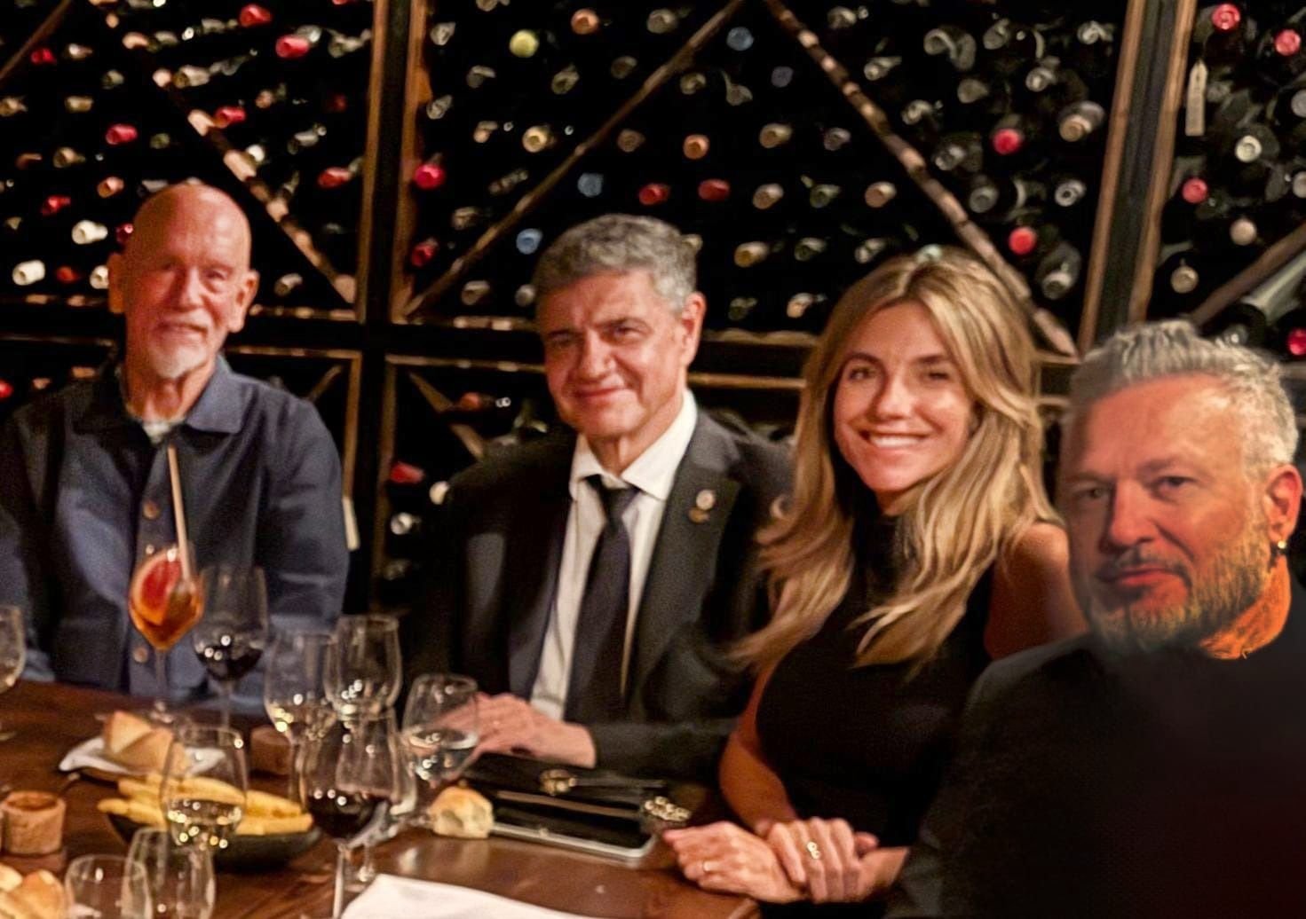 El actor estadounidense John Malkovich paseó por Buenos Aires