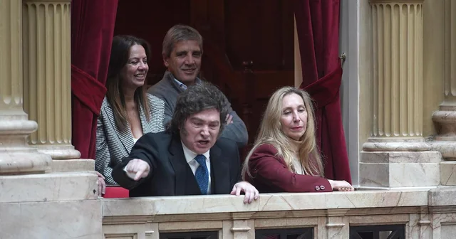 Milei cruzó a una diputada de la izquierda que interrumpía a Adorni: “¡Ustedes son los asesinos!”