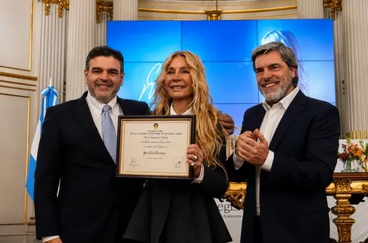 La Legislatura porteña distinguió a Cris Morena como Personalidad Destacada de la Cultura